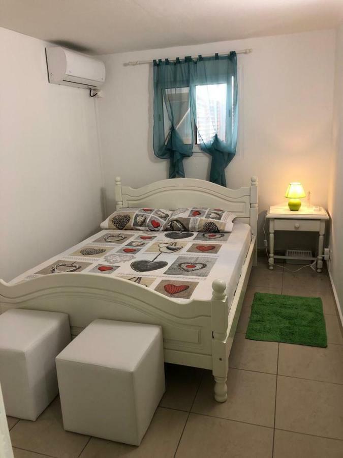 Ferienwohnung La Tourterelle De Neron Le Moule Exterior foto